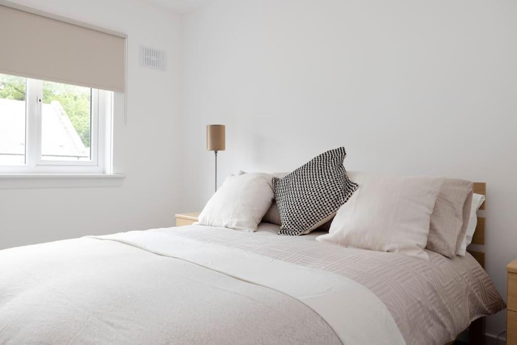 Two Bedroom Country Cottage With Parking Musselburgh Buitenkant foto